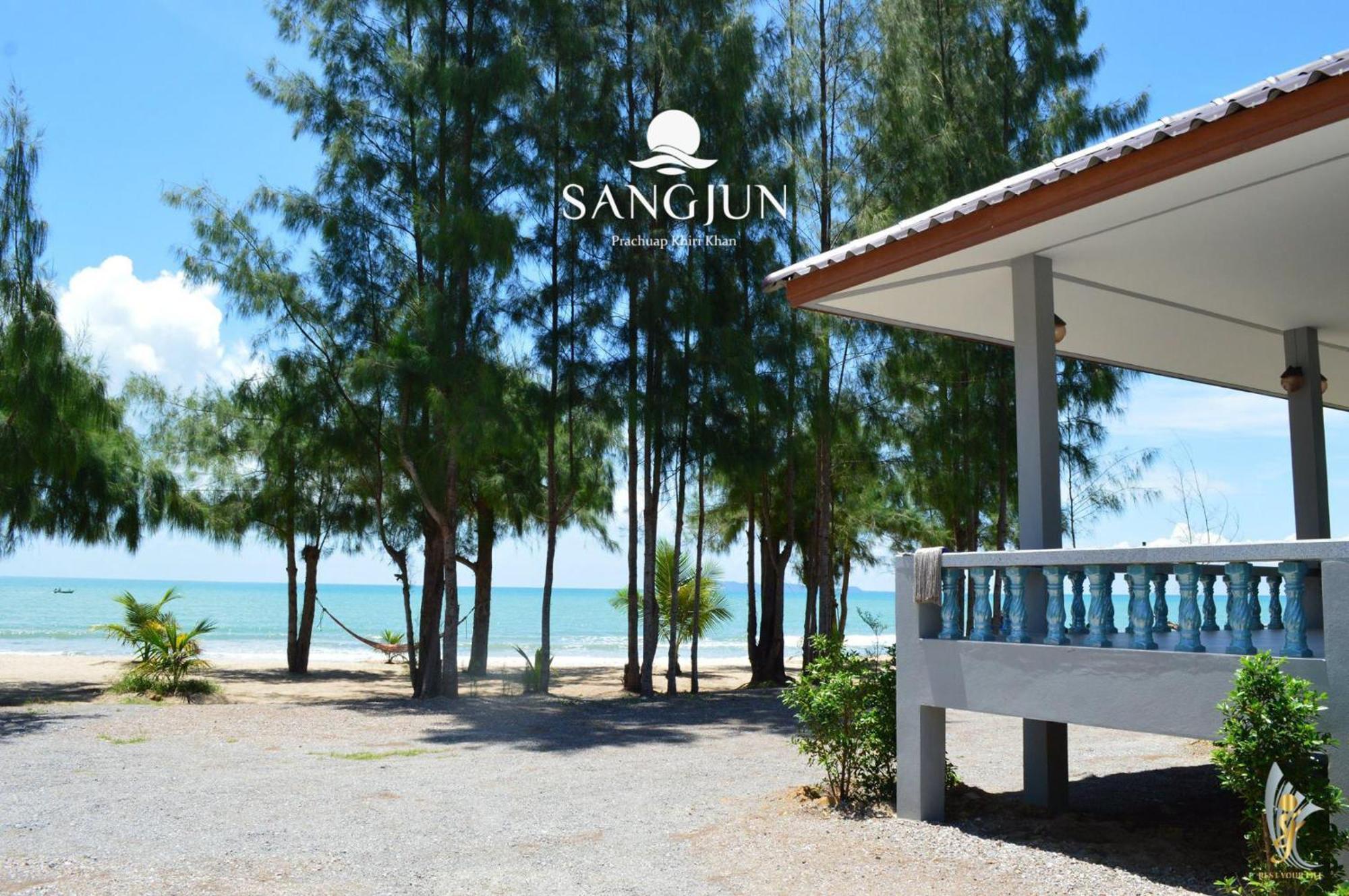 Sangjun On Beach Resort Bang Saphan Exteriör bild